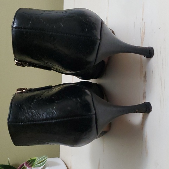Gucci | Black Leather Ankle Boots Sz 37C - Picture 9 of 13